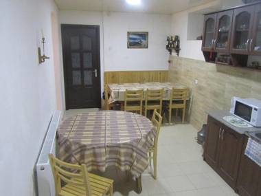 Lela Rezo Guesthouse