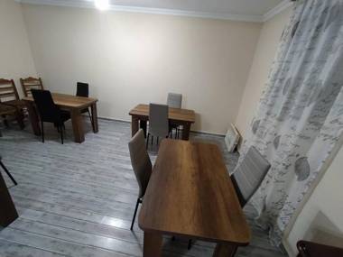 Tetne Qor Guesthouse