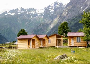 Cottages SHIKHRA - კოტეჯები შიხრა