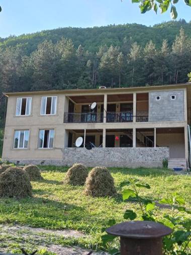 Guesthouse Shkhelda