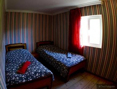 Chvibiani Guesthouse & Bar