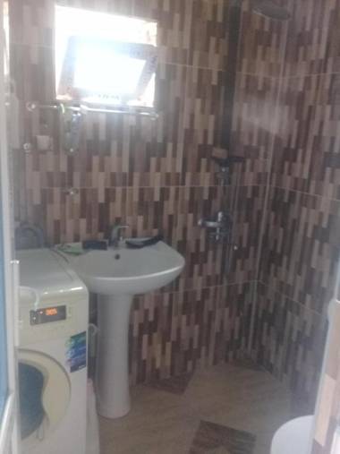 Nino & Tarzan Guesthouse