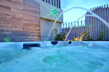 Roots Apartment Hotel