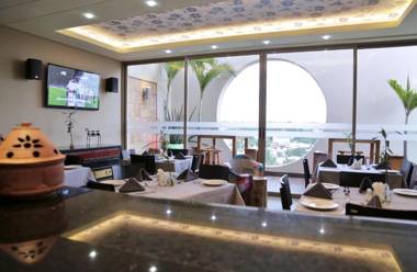 Roots Apartment Hotel