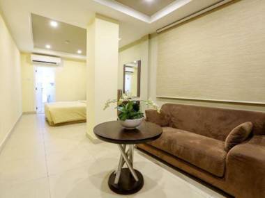 Frankie's Foods and Rooms