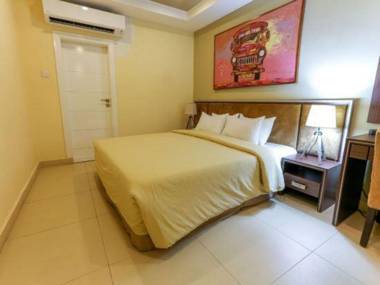 Frankie's Foods and Rooms