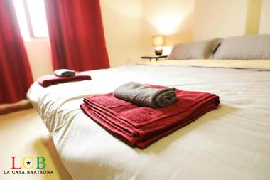 La Casa Baatsona Apts