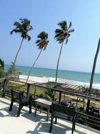 Afro Beach Eco Resort Butre