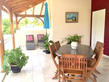 Villa de 3 chambres avec piscine privee jardin clos et wifi a Saint Francois a 1 km de la plage