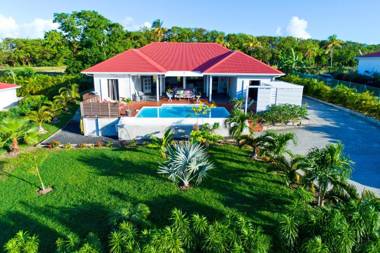 Villa with private pool SF69