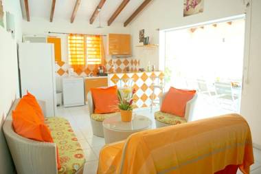 Villa de 3 chambres avec piscine privee jardin amenage et wifi a Saint Francois a 4 km de la plage