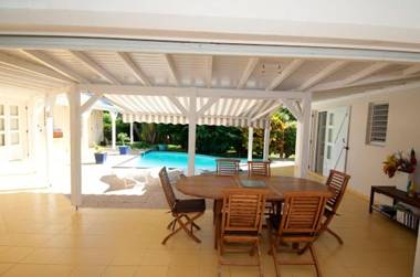 Villa de 3 chambres avec piscine privee jardin clos et wifi a Saint Francois