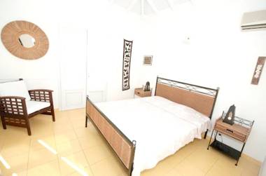 Villa de 3 chambres avec piscine privee jardin clos et wifi a Saint Francois