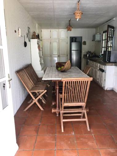 Maison de 4 chambres a Saint Francois a 300 m de la plage avec vue sur la mer piscine privee et jardin clos