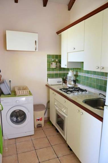 Maison de 2 chambres avec piscine partagee jardin clos et wifi a Saint Francois a 4 km de la plage