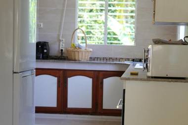 Maison de 3 chambres avec piscine privee jardin clos et wifi a Sainte Rose