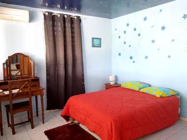 Maison de 3 chambres avec vue sur la mer piscine partagee et jacuzzi a Sainte Rose a 8 km de la plage