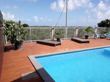 Villa de 3 chambres avec vue sur la mer piscine privee et terrasse amenagee a Le Gosier a 4 km de la plage