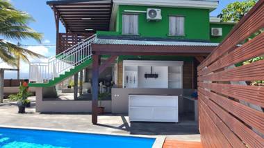 Villa de 3 chambres avec vue sur la mer piscine privee et terrasse amenagee a Le Gosier a 4 km de la plage