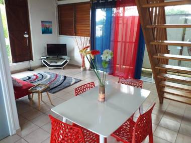 Bungalow d'une chambre avec piscine partagee jardin clos et wifi a Le Gosier a 2 km de la plage