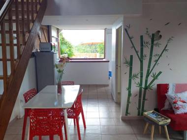 Bungalow d'une chambre avec piscine partagee jardin clos et wifi a Le Gosier a 2 km de la plage