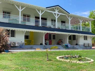 Appartement d'une chambre avec piscine partagee jardin clos et wifi a Le Gosier