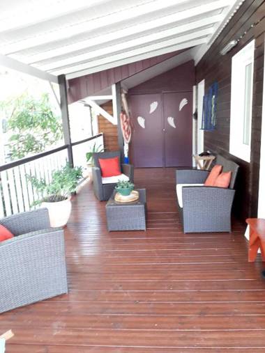 Bungalow de 2 chambres a Bouillante a 100 m de la plage avec vue sur la mer jardin amenage et wifi