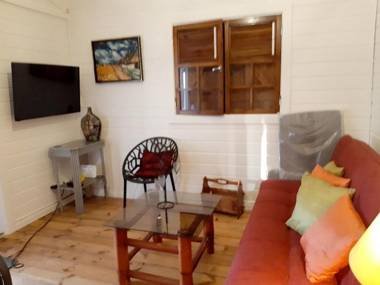 Maison de 2 chambres avec vue sur la mer piscine privee et jacuzzi a Bouillante