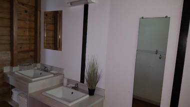 Le Bougainvillier Blanc