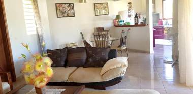 Villa de 3 chambres avec piscine privee et jardin clos a Le moule a 6 km de la plage