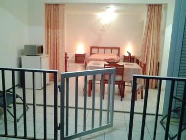 Studio avec jardin clos et wifi a Le Moule a 3 km de la plage