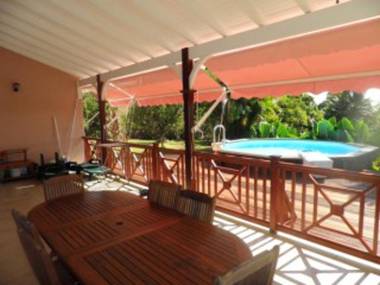 Villa de 3 chambres avec vue sur la mer piscine privee et jardin clos a Capesterre Belle Eau