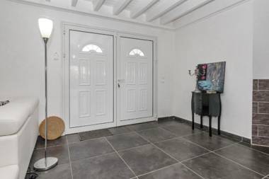 Villa les Mineurs : Superbe Villa avec Piscine et Jardin
