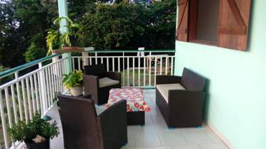 Maison de 2 chambres a Deshaies a 500 m de la plage avec vue sur la mer et terrasse