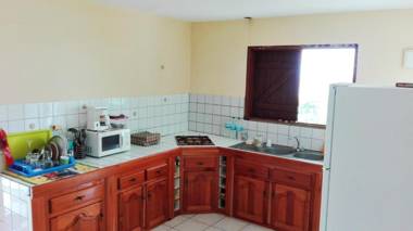 Maison de 2 chambres a Deshaies a 500 m de la plage avec vue sur la mer et terrasse