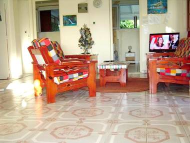 Maison de 2 chambres avec jardin clos et wifi a Deshaie