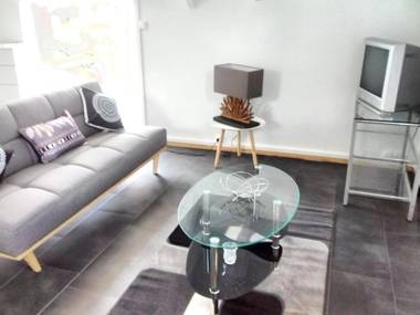 Studio avec vue sur la mer terrasse amenagee et wifi a Baillif a 8 km de la plage