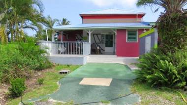 Maison de 3 chambres avec piscine partagee jardin clos et wifi a Sainte Anne a 3 km de la plage