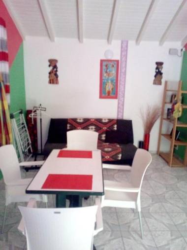 Maison d'une chambre avec jardin clos et wifi a Sainte Anne a 3 km de la plage