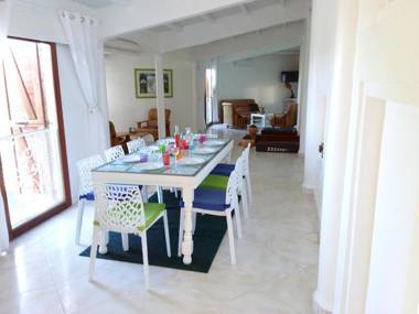 Villa de 3 chambres avec piscine privee jardin clos et wifi a Sainte Anne a 6 km de la plage