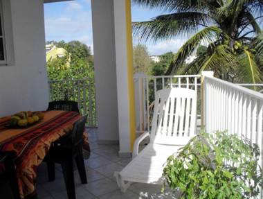 Maison de 2 chambres avec jardin clos et wifi a Sainte Anne a 5 km de la plage