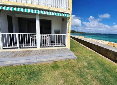 Appartement d'une chambre a Sainte Anne a 3 m de la plage avec vue sur la mer jardin clos et wifi