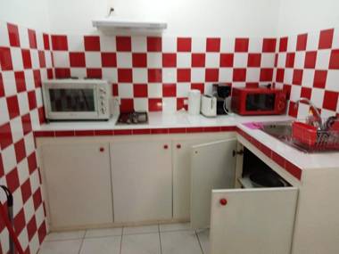 Studio avec jardin clos et wifi a Sainte Anne