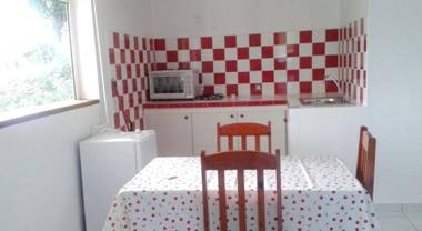 Studio avec jardin clos et wifi a Sainte Anne