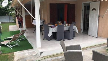 Villa de 3 chambres a Sainte Anne a 500 m de la plage avec piscine privee jacuzzi et jardin clos