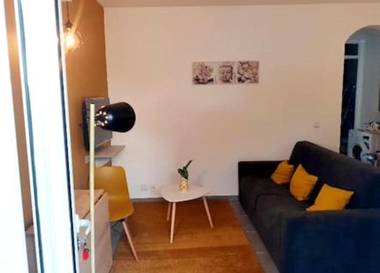 Appartement d'une chambre avec terrasse et wifi a Sainte Anne a 1 km de la plage