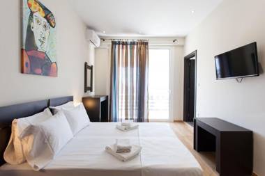 Modern art apt in Glyfada with sea view