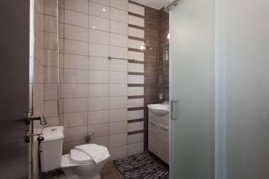 Modern art apt in Glyfada with sea view