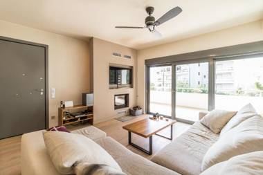 Luxury 3 Bedroom Apartment with garden in Glyfada