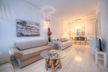 L'appartement blanc dans le centre de Glyfada